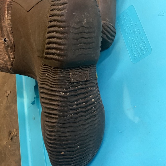 Lined muck boots - Picture 3 of 3